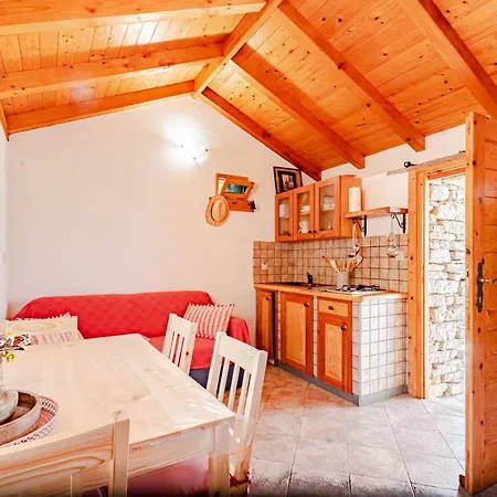 Secluded House With A Parking Space Cove Rasohatica, Korcula - 16651 בית נופש